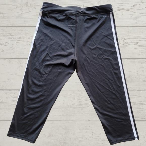 Adidas Girls Capri Leggings - Picture 2 of 7
